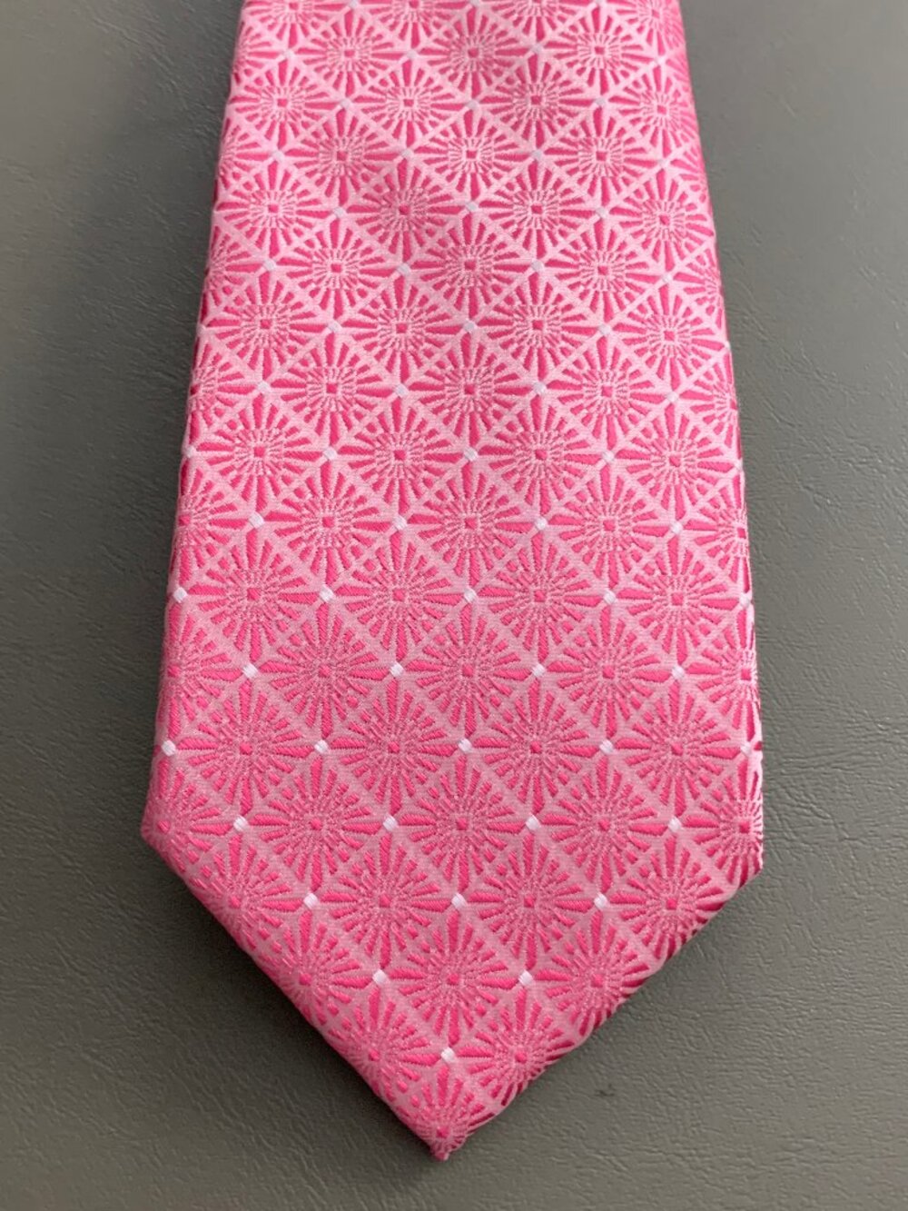 Perry Ellis Men's 3'' 100% Polyester Neck Tie, Pink Sabella Floral Geometric